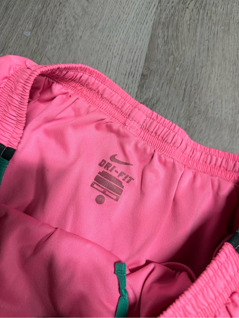 •NIKE• RUNNING SHORTS - Picture 3 of 6